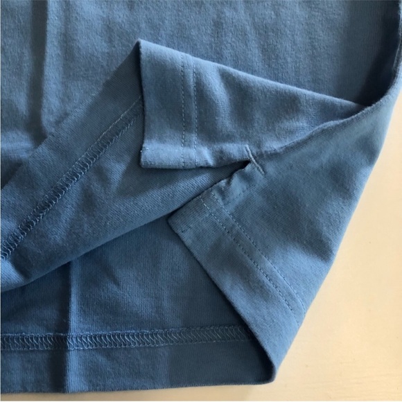 Duluth Trading Co. Longtail Short Sleeve Crewneck With Pocket | Size Medium - Picture 3 of 4